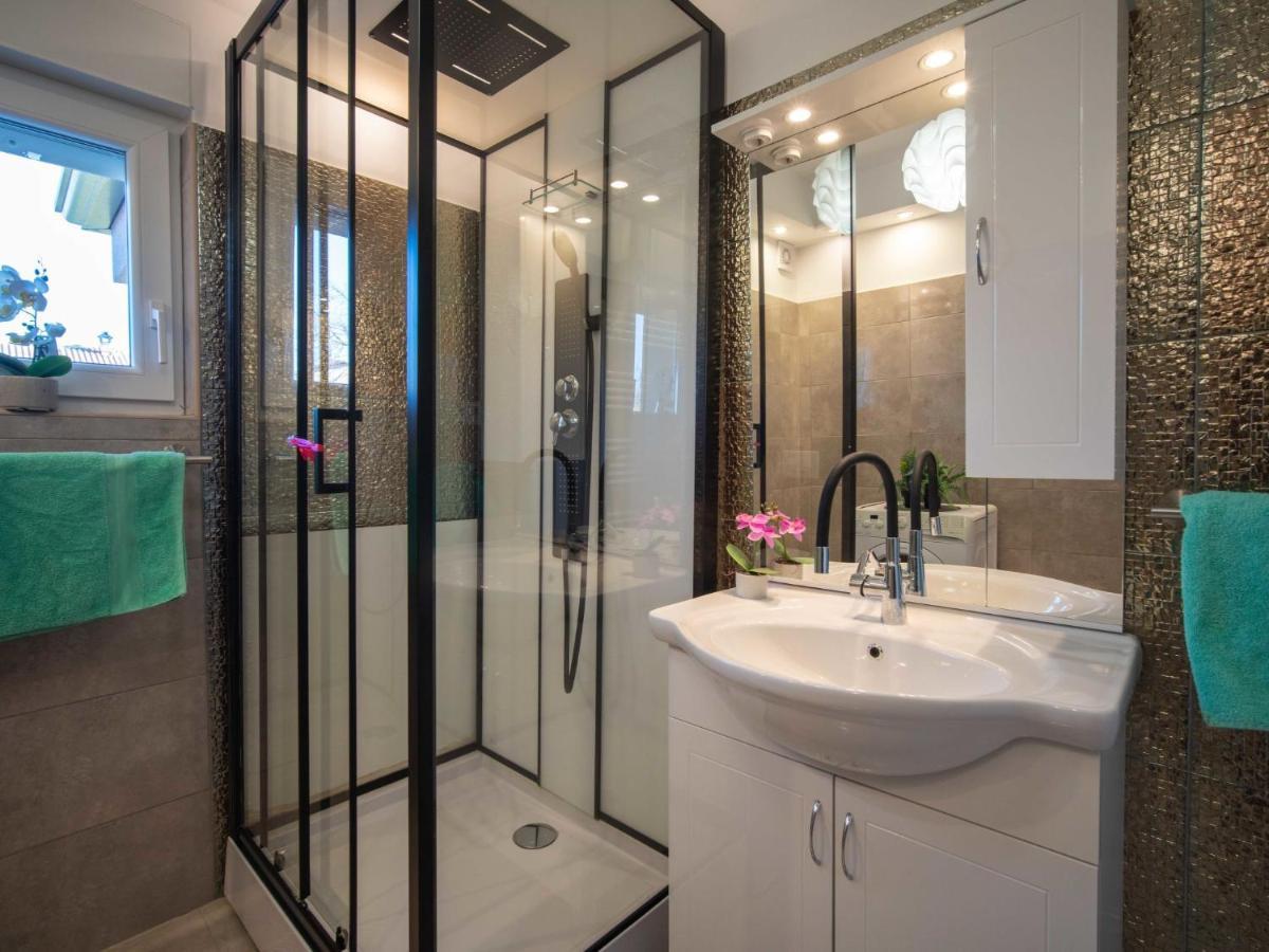 Apartment Rita By Interhome Drazice